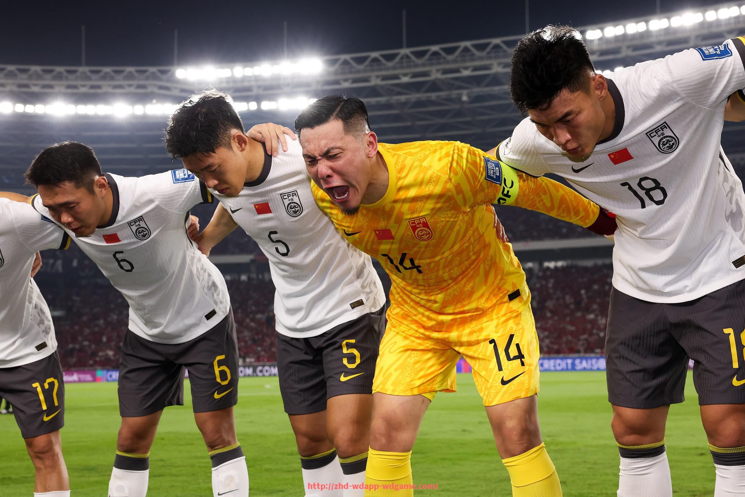 问鼎娱乐官网-法甲顶级球队比赛精彩瞬间及技战术表现总结